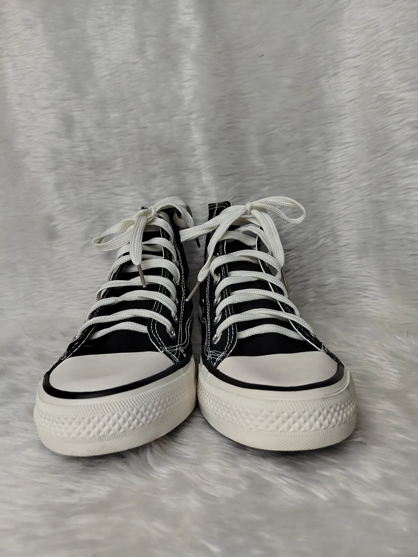 High Neck Canvas Sneaker